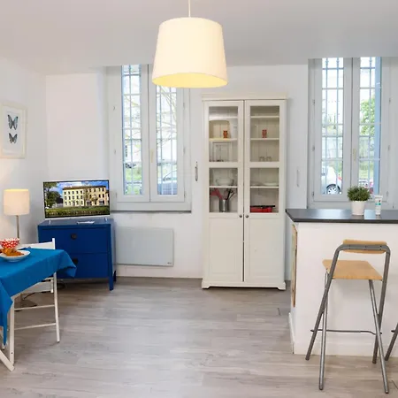 Cosy Lumineux Proche Cite Apartment *